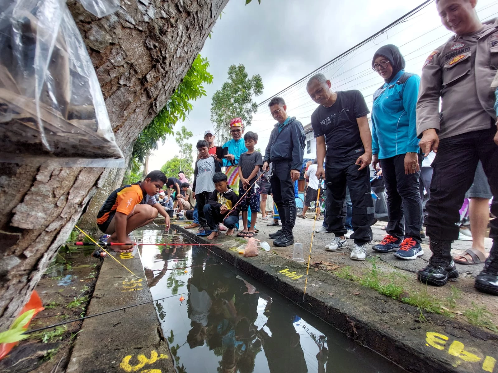 Lomba Mancing Lamparet, Edi Ajak Warga Jaga Kebersihan Parit