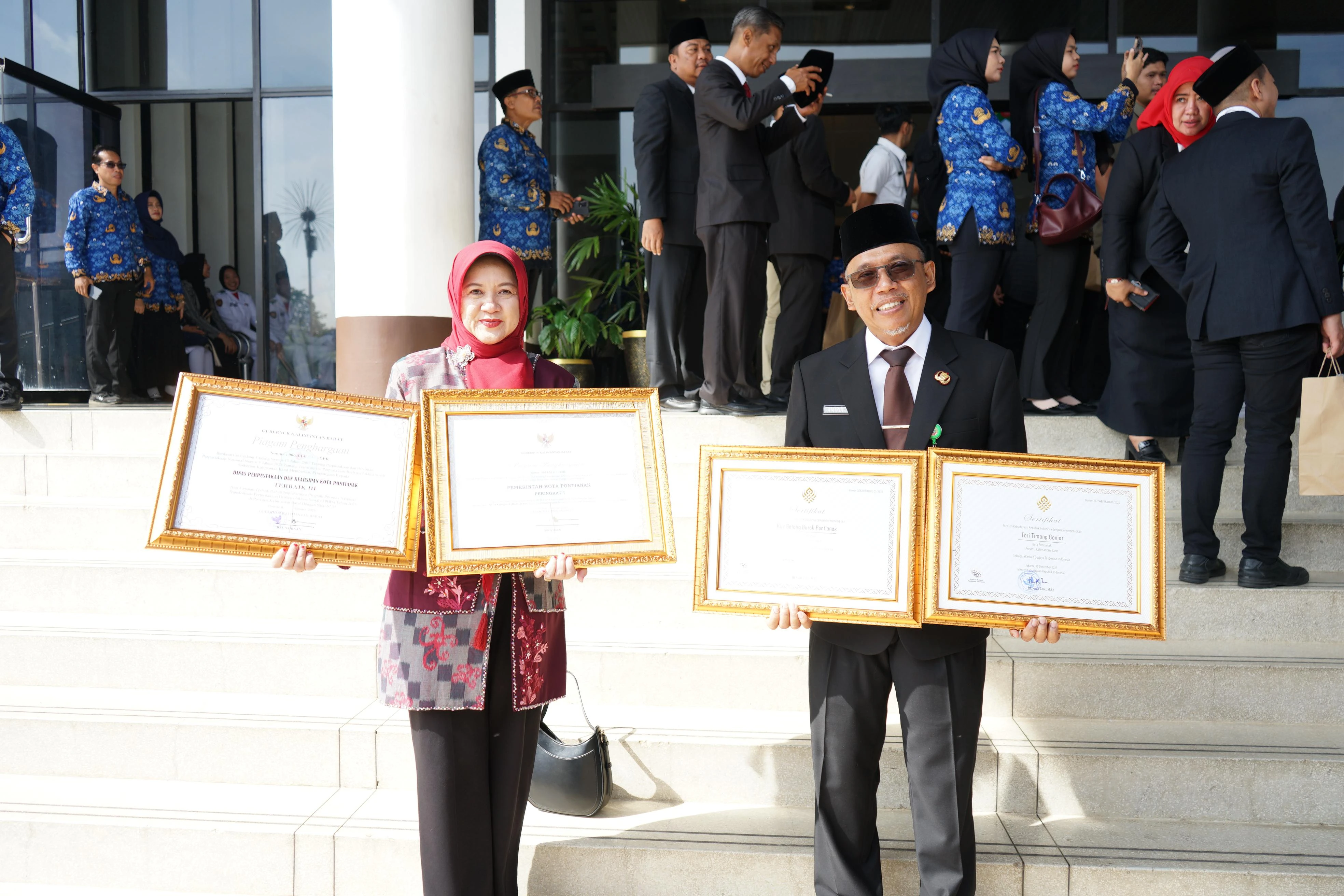 Pemkot Pontianak Borong Dua Penghargaan Bidang Perpustakaan dan Kearsipan
