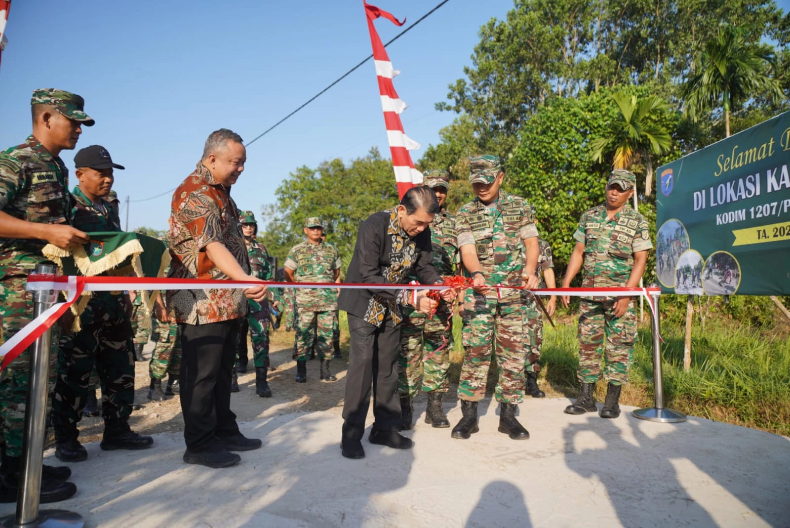 Pj Wako Apresiasi Pembangunan Jalan Flora Lewat Karya Bakti TNI dan Masyarakat