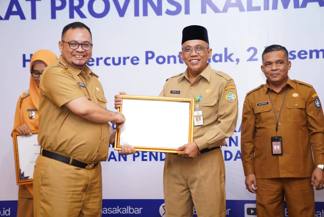 Sekretariat Daerah Kota Pontianak Raih Penghargaan Wajah Bahasa Lembaga