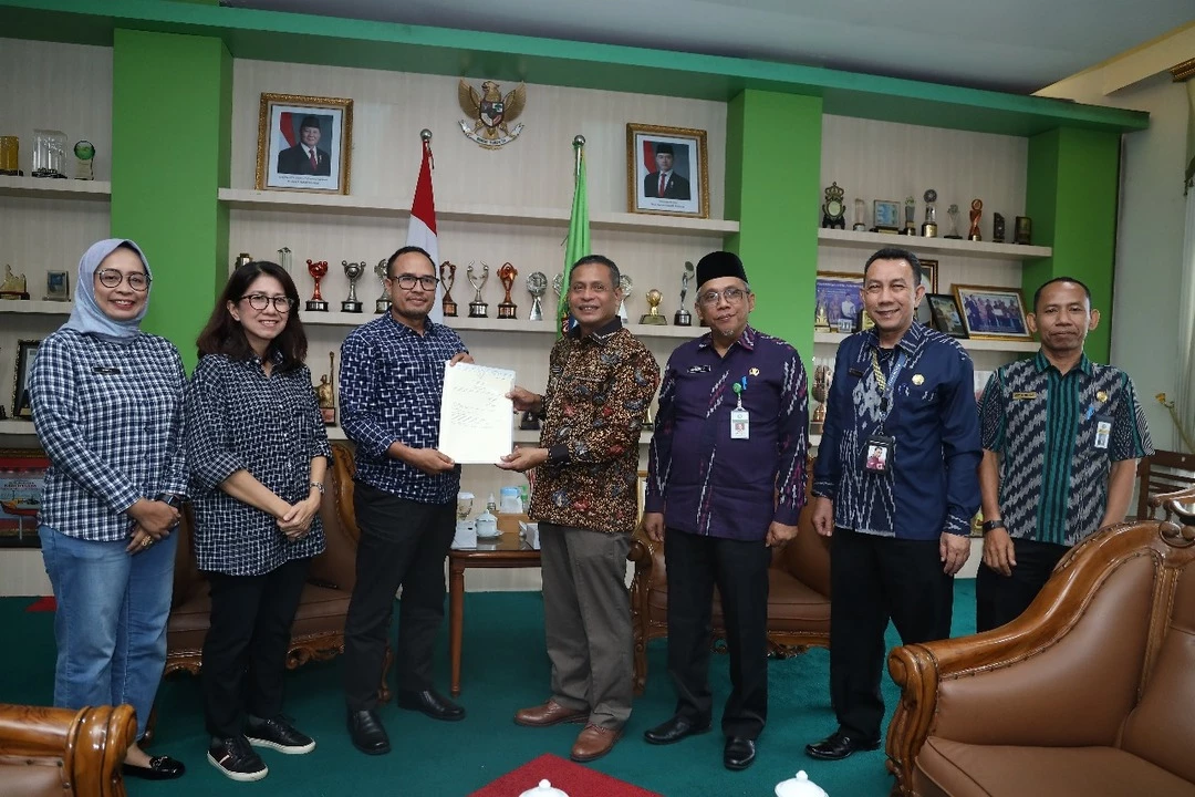 Lengkapi Legalitas, Kantah Pontianak Serahkan 11 Sertipikat Milik Pemkot