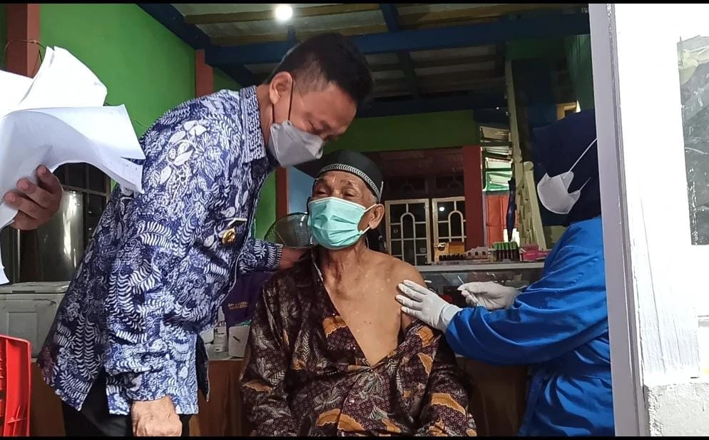 Perluas Capaian Vaksin, Gelar Vaksinasi Massal di Pemukiman Warga