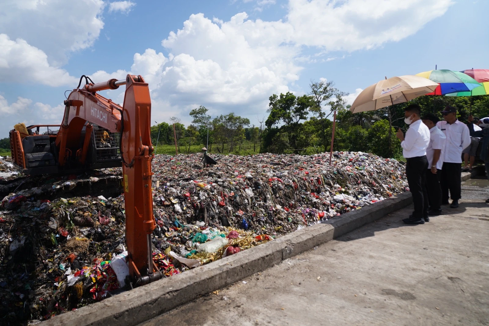 Musim Buah, Timbulan Sampah Naik 20 Persen