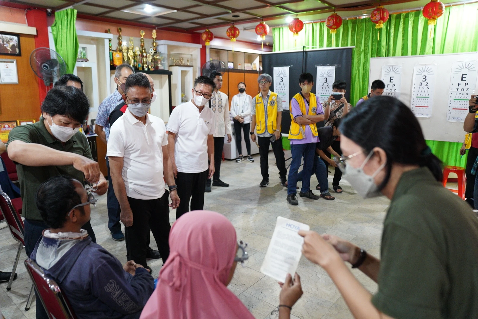 Wako Apresiasi YBS Gelar Pemeriksaan dan Bagikan Kacamata Gratis