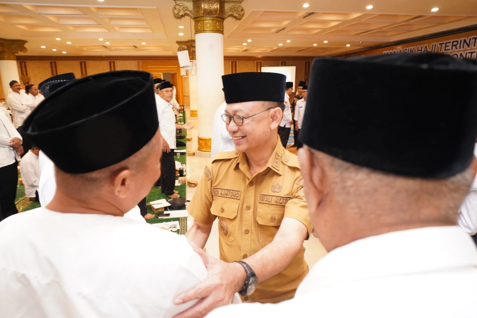 Aila Afifah Asal Pontianak Jadi Calhaj Termuda di Indonesia