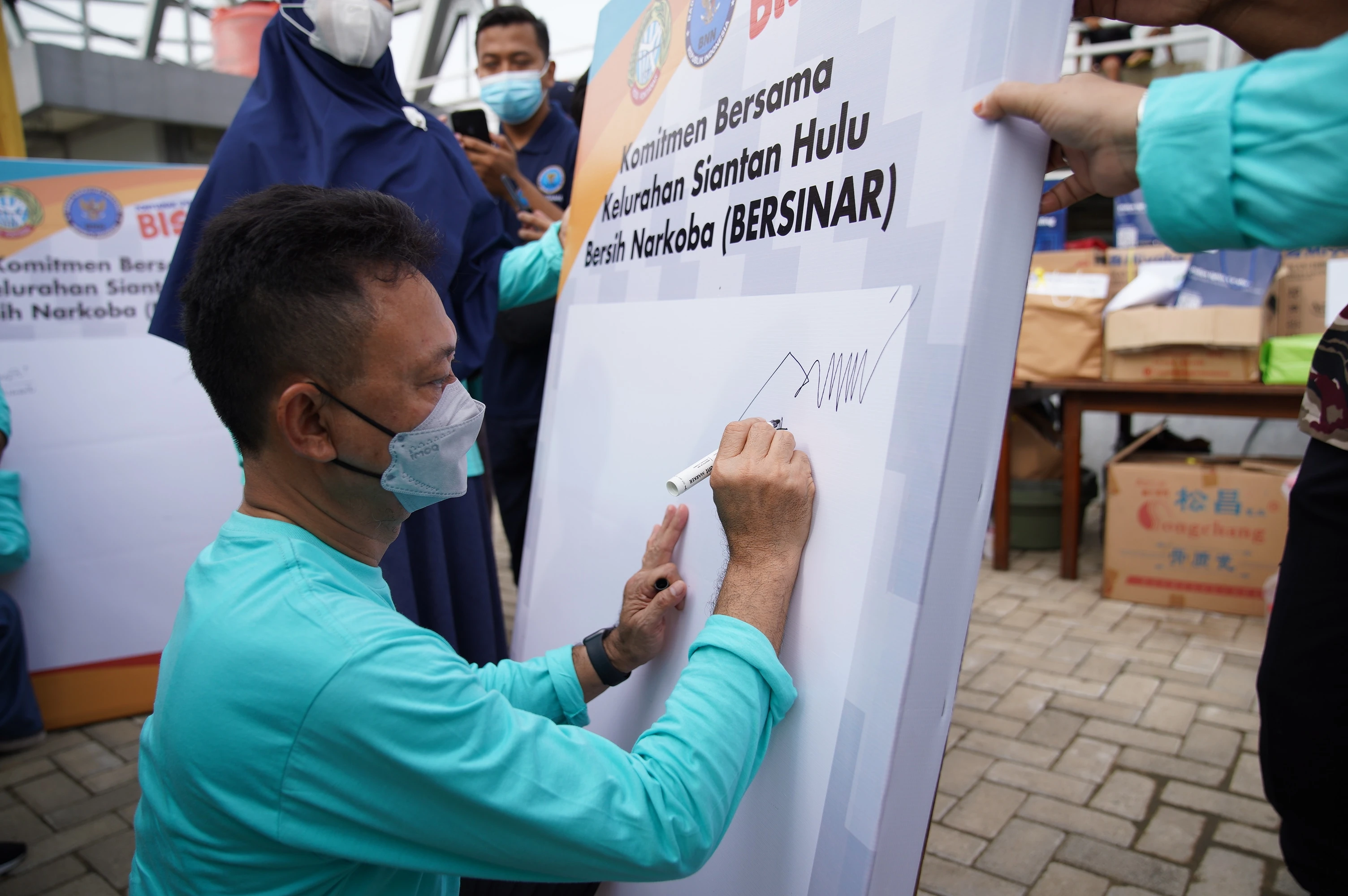 Kelurahan se-Pontianak Utara Canangkan Wilayah Bersinar