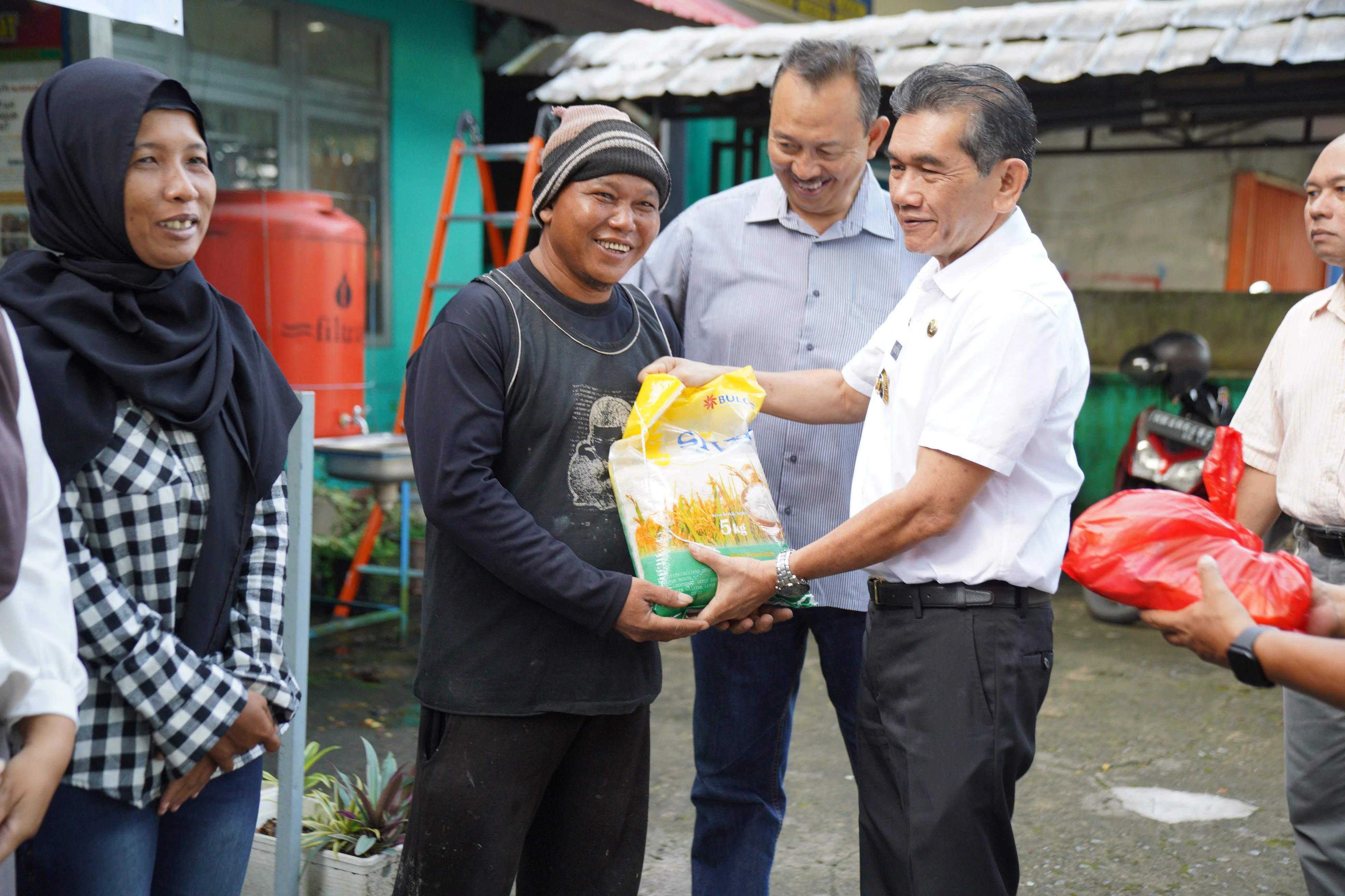 Pasar Murah Ringankan Warga Pontianak Barat