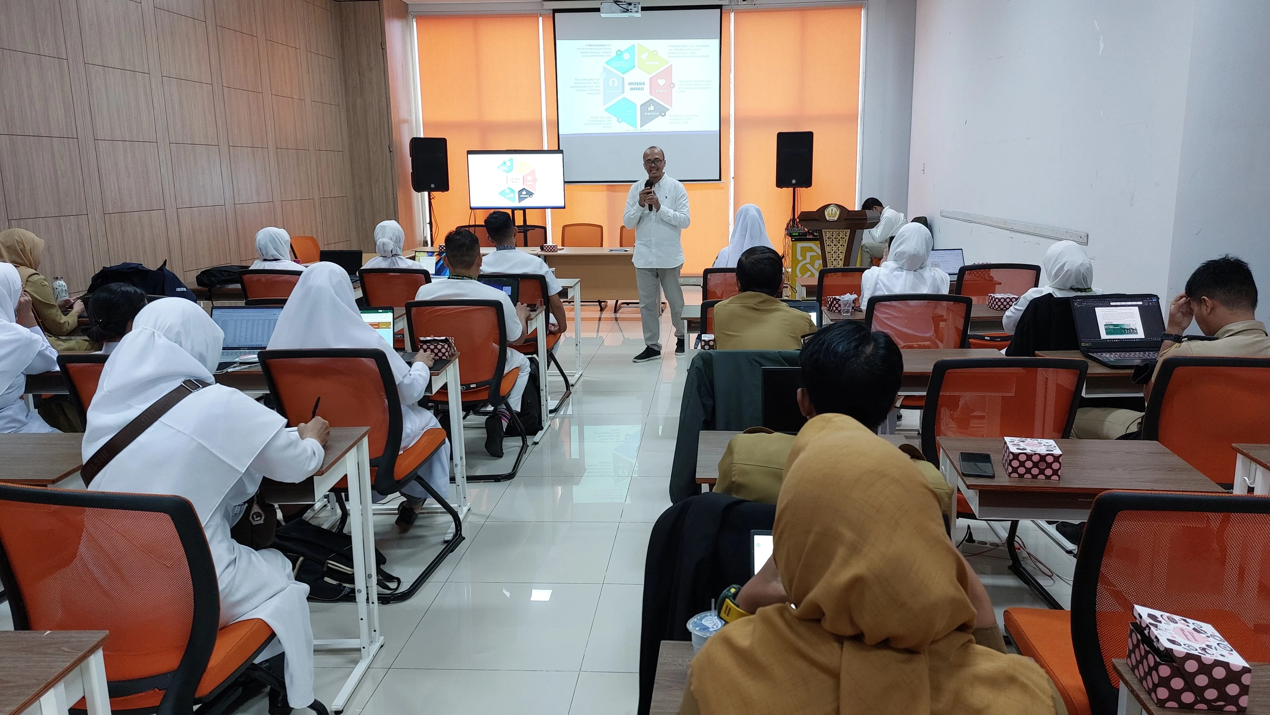 BAPPERIDA Pontianak Gelar Pelatihan Penulisan Proposal Inovasi Berbantuan AI