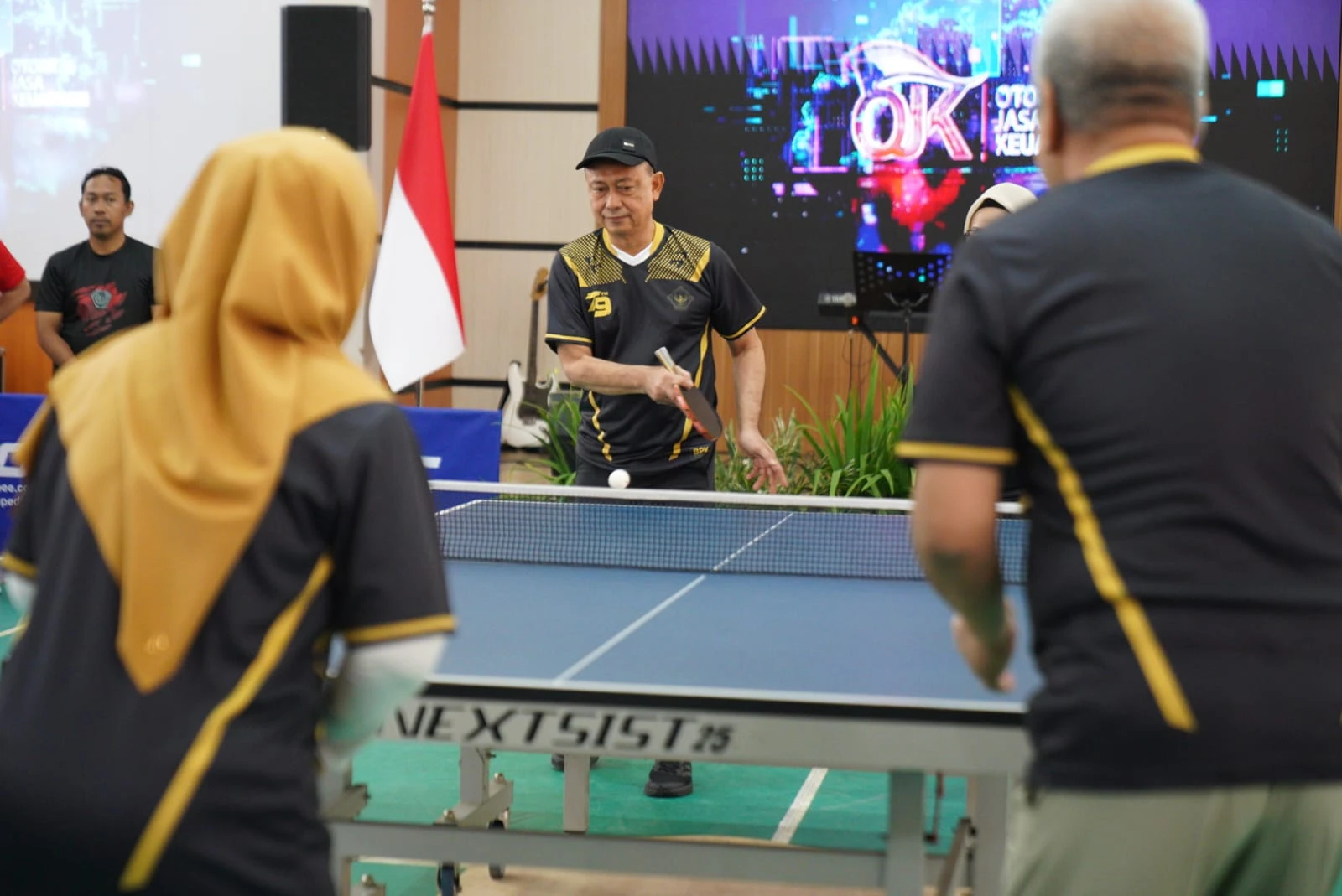 Eksibisi Tenis Meja Jadi Wadah Guyub Forkopimda