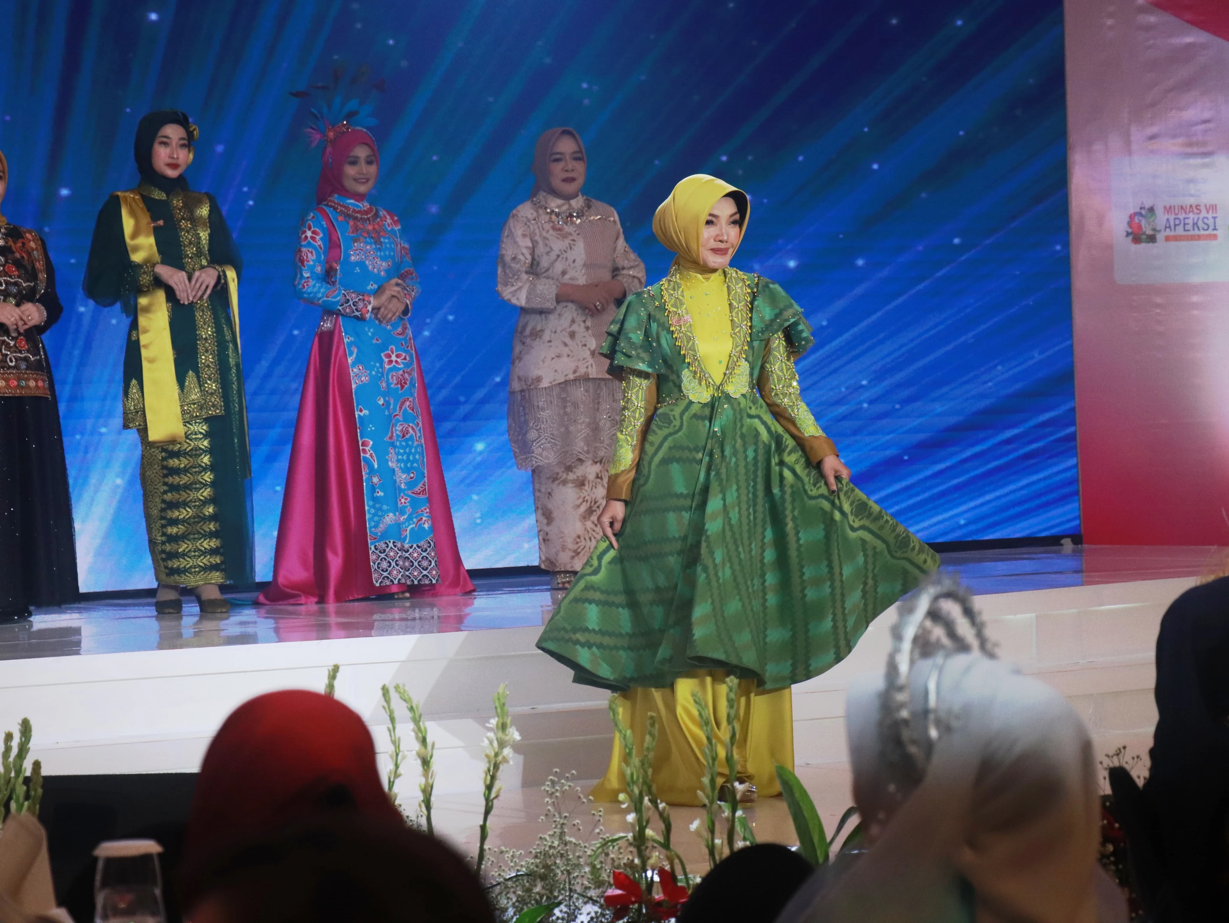 Pontianak Tampilkan Corak Insang di Fashion Show APEKSI Surabaya