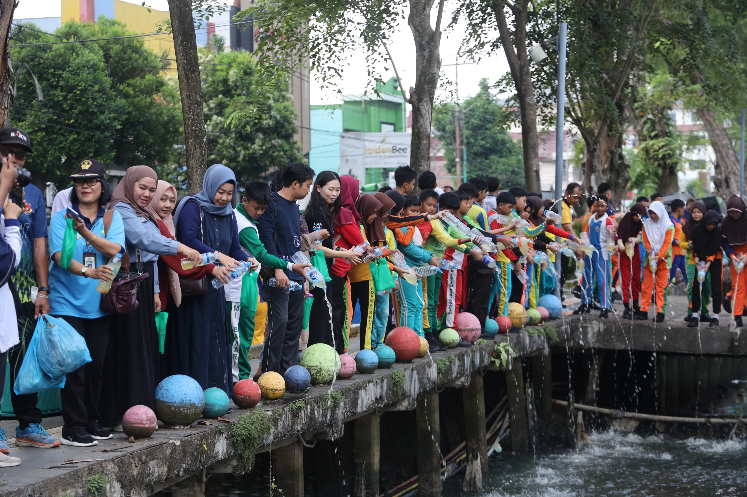 Eco Enzyme Terbukti Tingkatkan Kualitas Air Parit, Wako Ajak Pelajar Peduli Lingkungan
