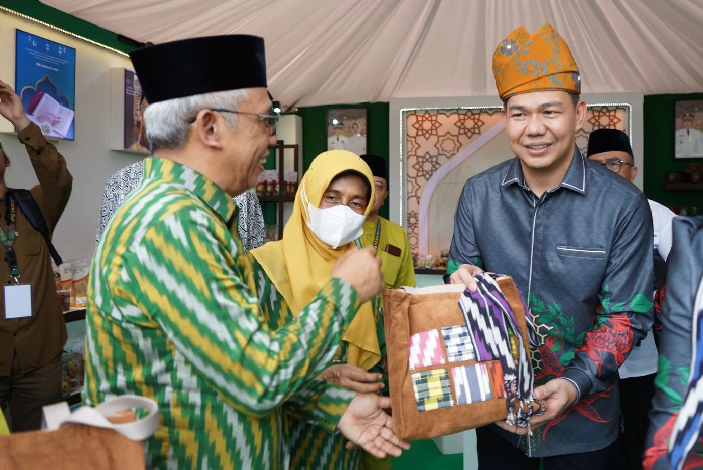 Stand Pontianak Jadi Etalase Promosi UMKM Lokal Pameran MTQ di Kapuas Hulu