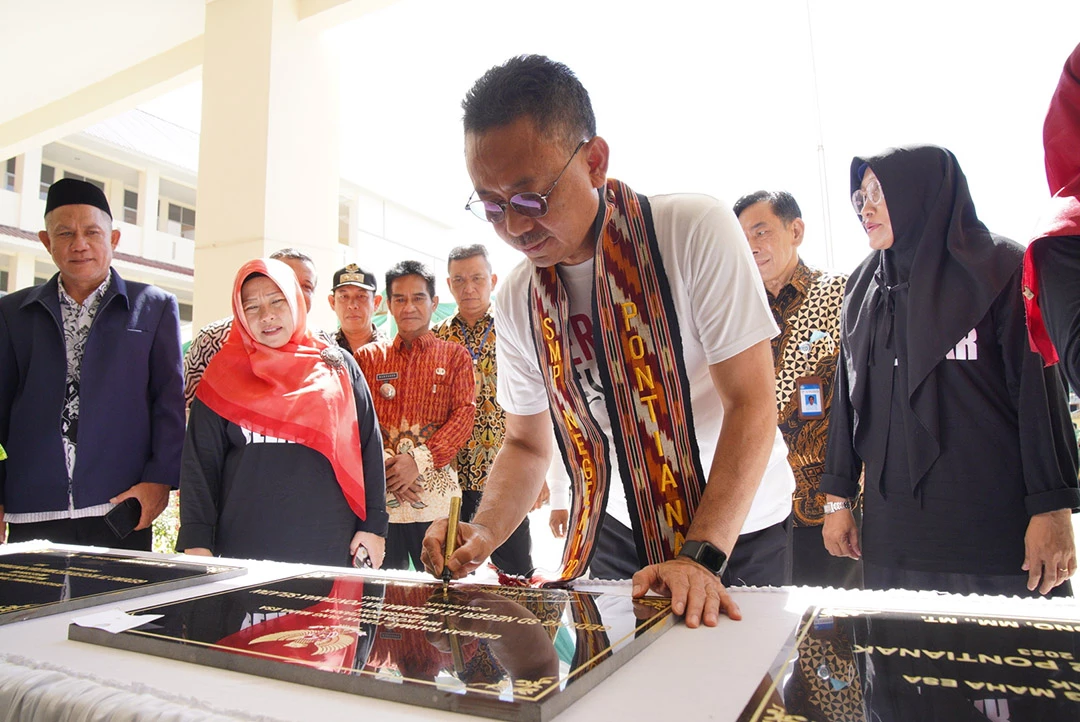 Resmikan Empat Gedung Sekolah, Wako Harap Jadi Sekolah Unggulan