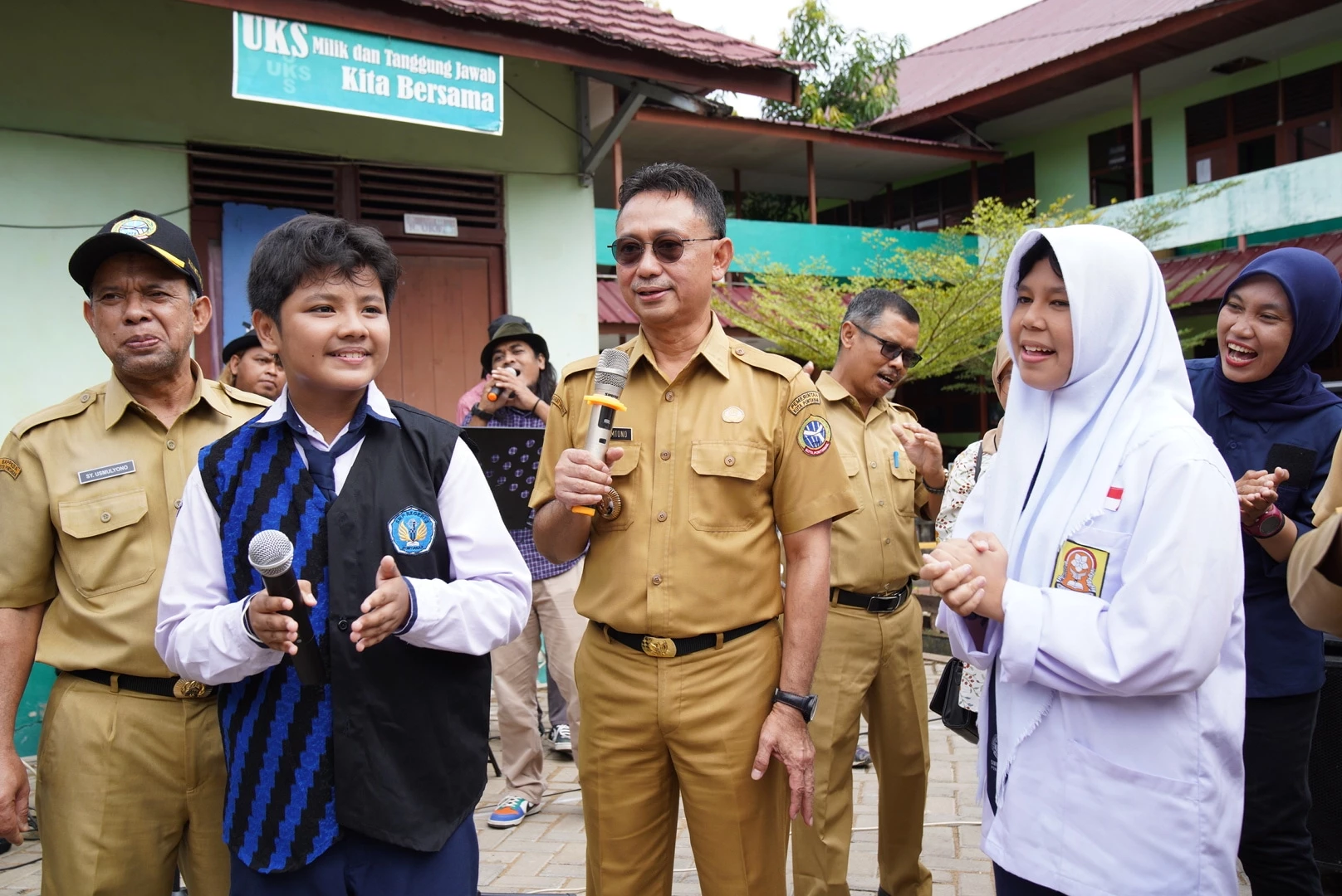 Nyanyi Bareng Wali Kota, Kado Ultah Istimewa Buat Joe Vandes